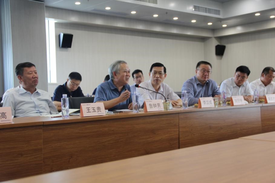 民生银行董事、监事一行来Z6尊龙科技调研 民生银行董事、监事一行来Z6尊龙科技调研