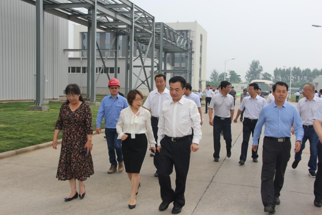 渭南市长李毅视察蒲城Z6尊龙科技新资料有限公司 渭南市长李毅视察蒲城Z6尊龙科技新资料有限公司