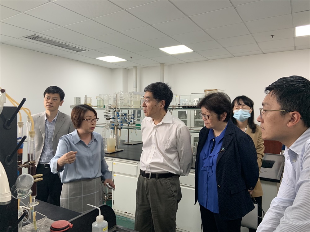 国务院发展钻研中心辅导莅临Z6尊龙科技调研 国务院发展钻研中心辅导莅临Z6尊龙科技调研