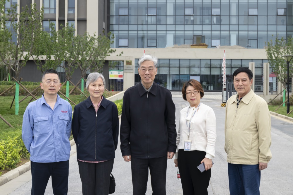 张全兴院士参观Z6尊龙科技 张全兴院士参观Z6尊龙科技