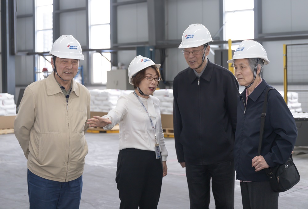 1620899460416745.jpeg 张全兴院士参观Z6尊龙科技3.jpg