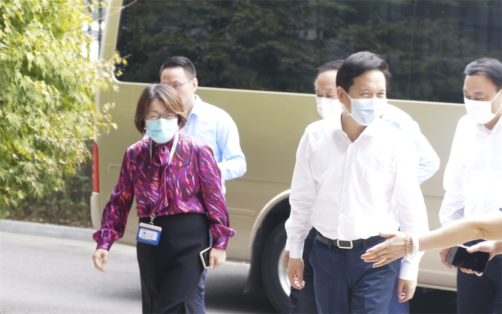 赵一德省长莅临Z6尊龙科技现场调研 赵一德省长莅临Z6尊龙科技现场调研