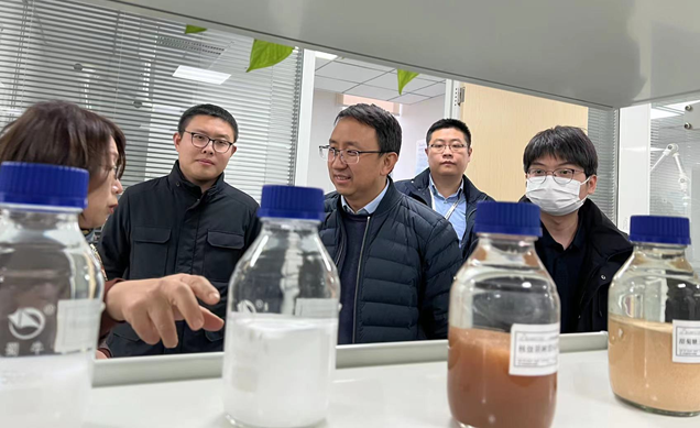 陕西监管局辅导一行莅临高陵Z6尊龙产业园调研领导 陕西监管局辅导一行莅临高陵Z6尊龙产业园调研领导