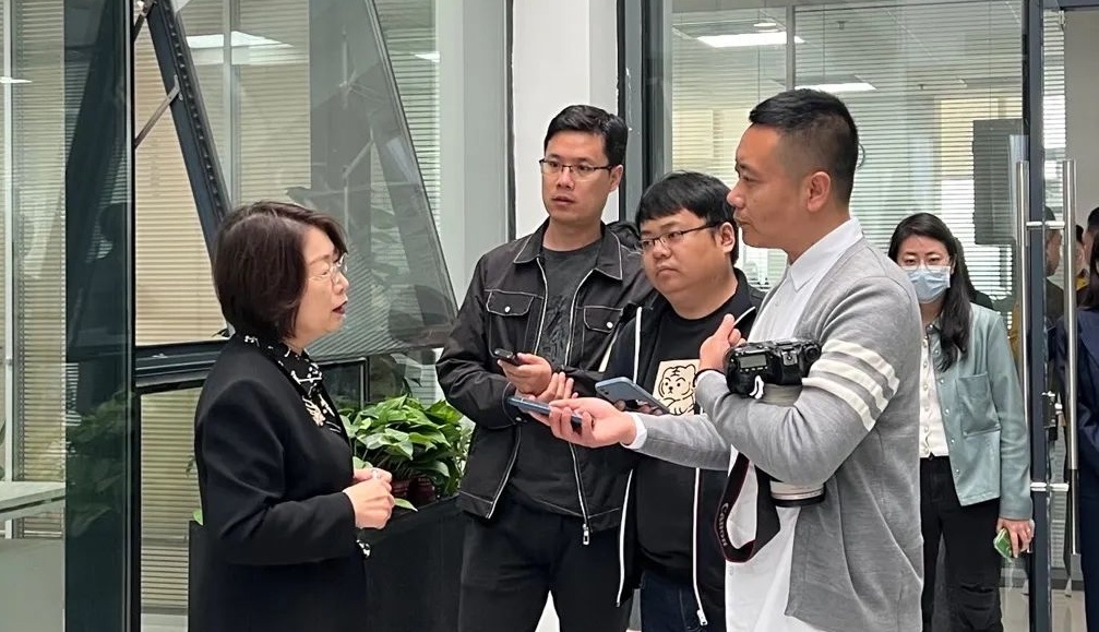 巾帼奋进新征程，妇联媒体采访团走进Z6尊龙科技
